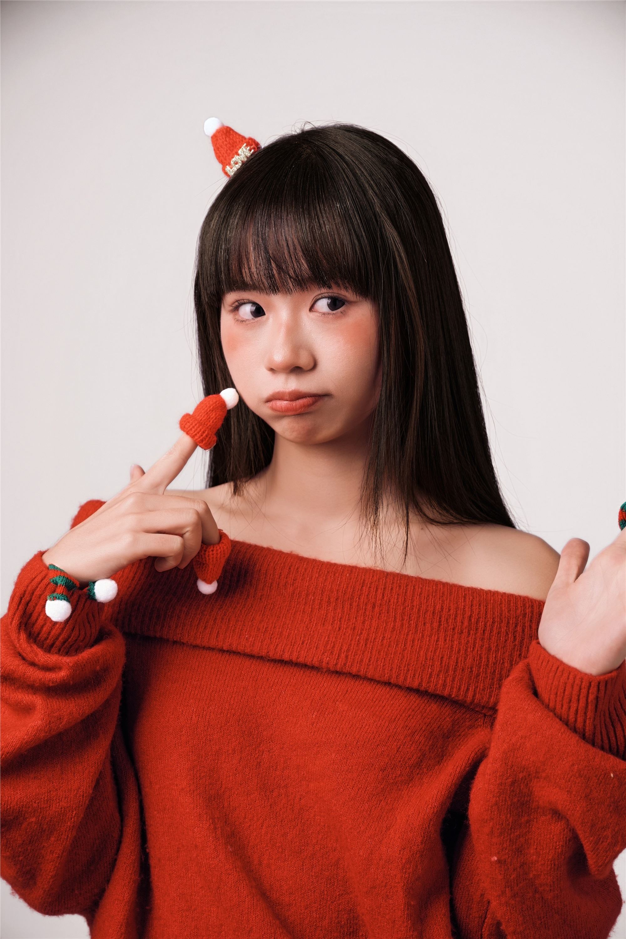 YITUYU艺图语 2025.02.01 红色圣诞 是三金呀